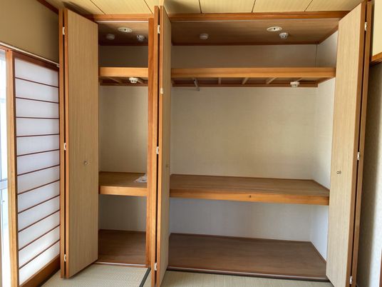整った和室のクローゼット