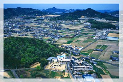 広大な施設の外観