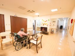 共用スペースと車椅子の方
