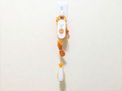 緊急呼出し装置のある壁