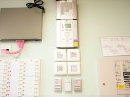 ナースコール設備の壁面