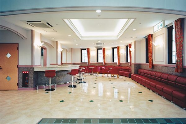 明るい空間のラウンジ