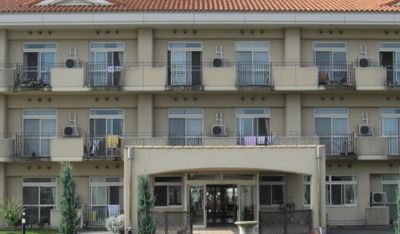 庭付きの建物の外観