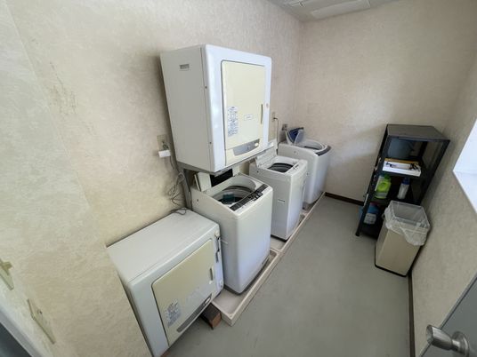 清潔な洗濯機のある空間