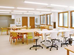 明るいダイニングルーム