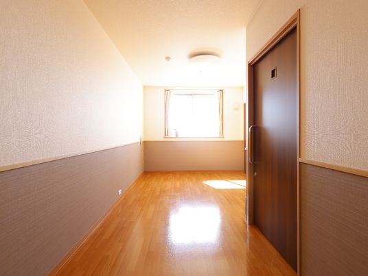 日差しが入る明るい居室