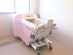 ピンクのユニットバス