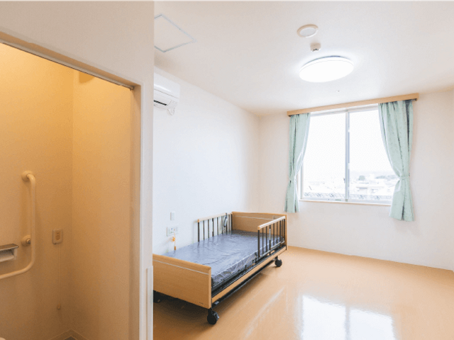 日差しが入る居室 居室 明るい日差しが差し込む広々とした空間です。快適に過ごせる工夫がされております。