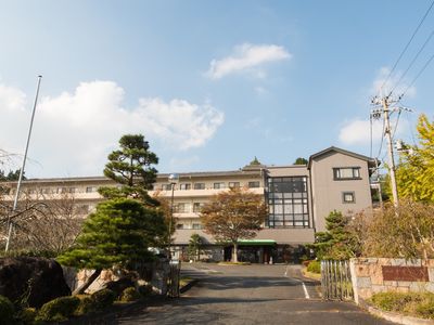 広々とした施設の外観