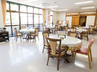 明るいダイニングの様子