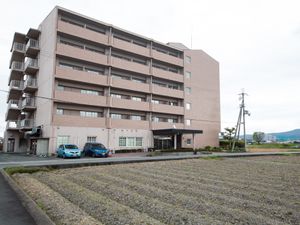 多階層の建物外観