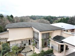 庭園つき施設の外観