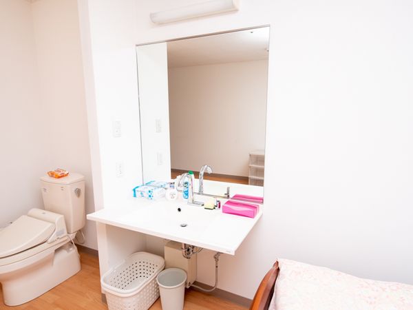 洗面台とトイレの居室