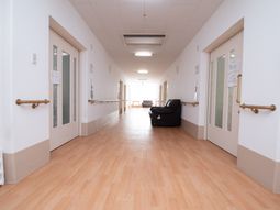 明るい廊下の様子