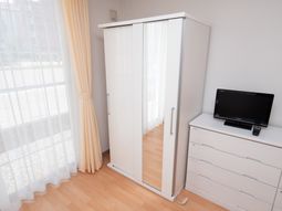 明るい居室の角部分