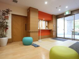 暖かみのあるエントランス