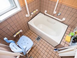 バリアフリーバスルーム設備