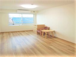 明るい個室の一角