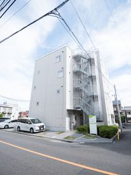 明るい外観の建物