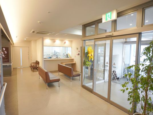 廊下と休憩スペース