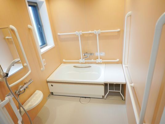 バリアフリーの明るい洗面台