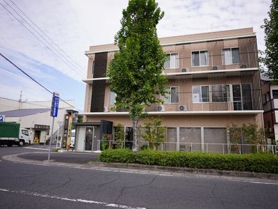 外観の建物と看板