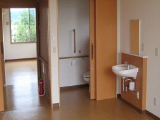 明るい個室の一角