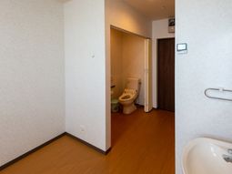 居室の一部と洗面所