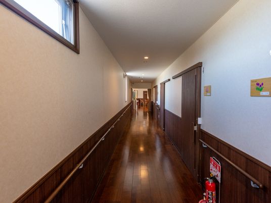 明るい廊下の様子