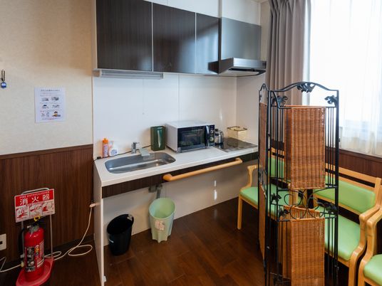 整った居室のキッチン空間