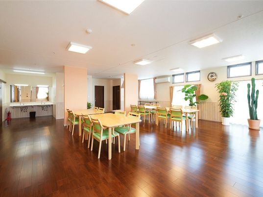 明るいダイニングルーム