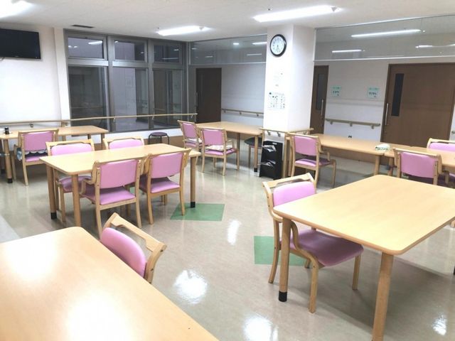 広々とした共有スペース ラウンジ 自然光が差し込む広々としたスペースで、リラックスして過ごせます。