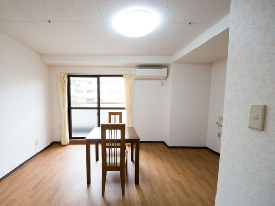 明るい洋室風居室