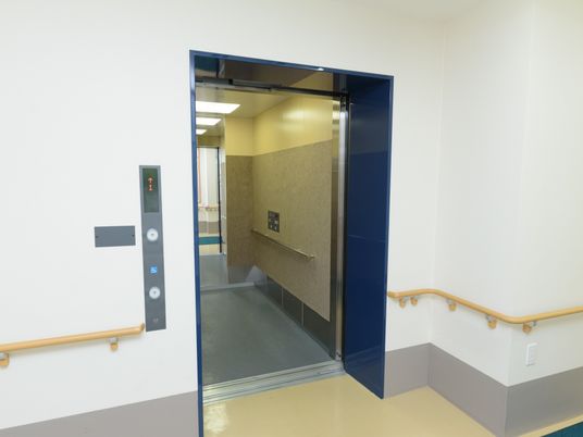 広々としたエレベーターホール