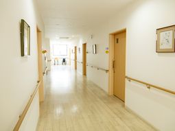 明るい廊下の様子