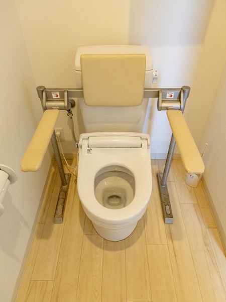 バリアフリー設計のトイレ