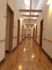広々とした通路の廊下