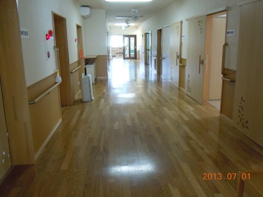広々とした廊下