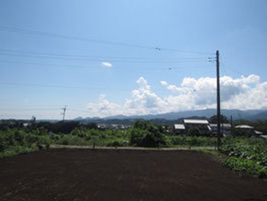 青空と山々の景色