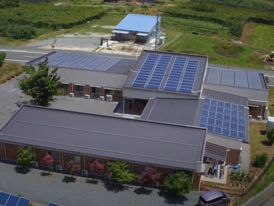 太陽光パネル付き建物