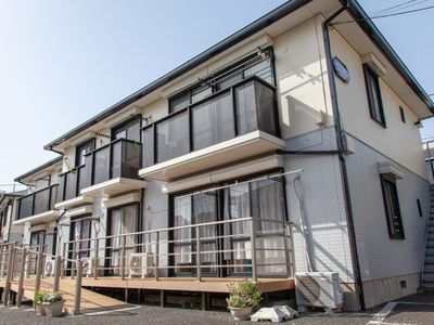 陽が差し込む庭