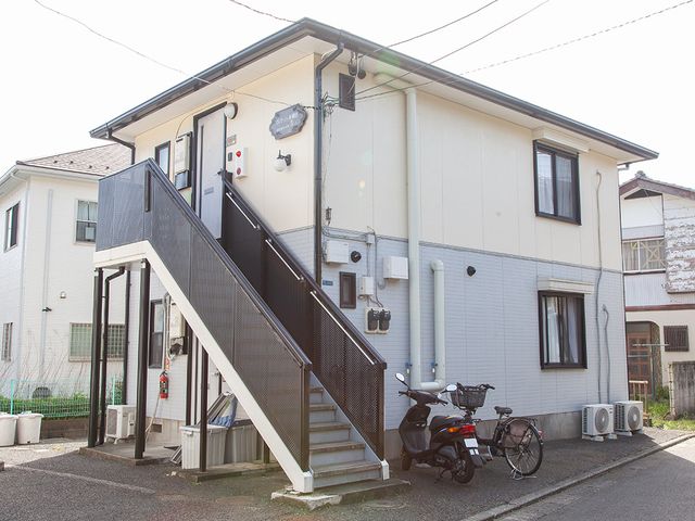 建物の外観 外観 シンプルなデザインの建物は、働きやすい環境を提供しています。日当たりの良さも魅力です。