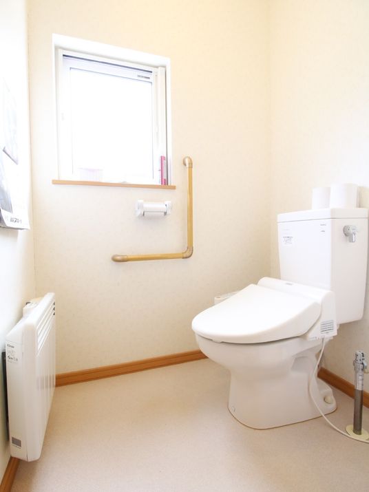 手すり付きトイレ空間