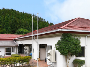 赤い屋根の外観  
