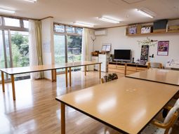 広々とした明るい多目的室