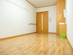 広々とした明るい居室