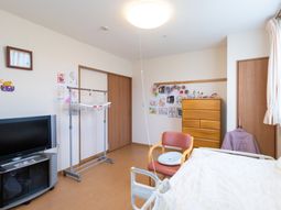 明るい個室の一角