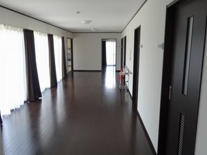 明るい廊下  