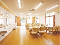 明るい食堂の風景