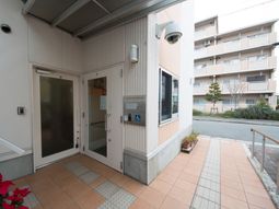 入り口の清潔なエントランス